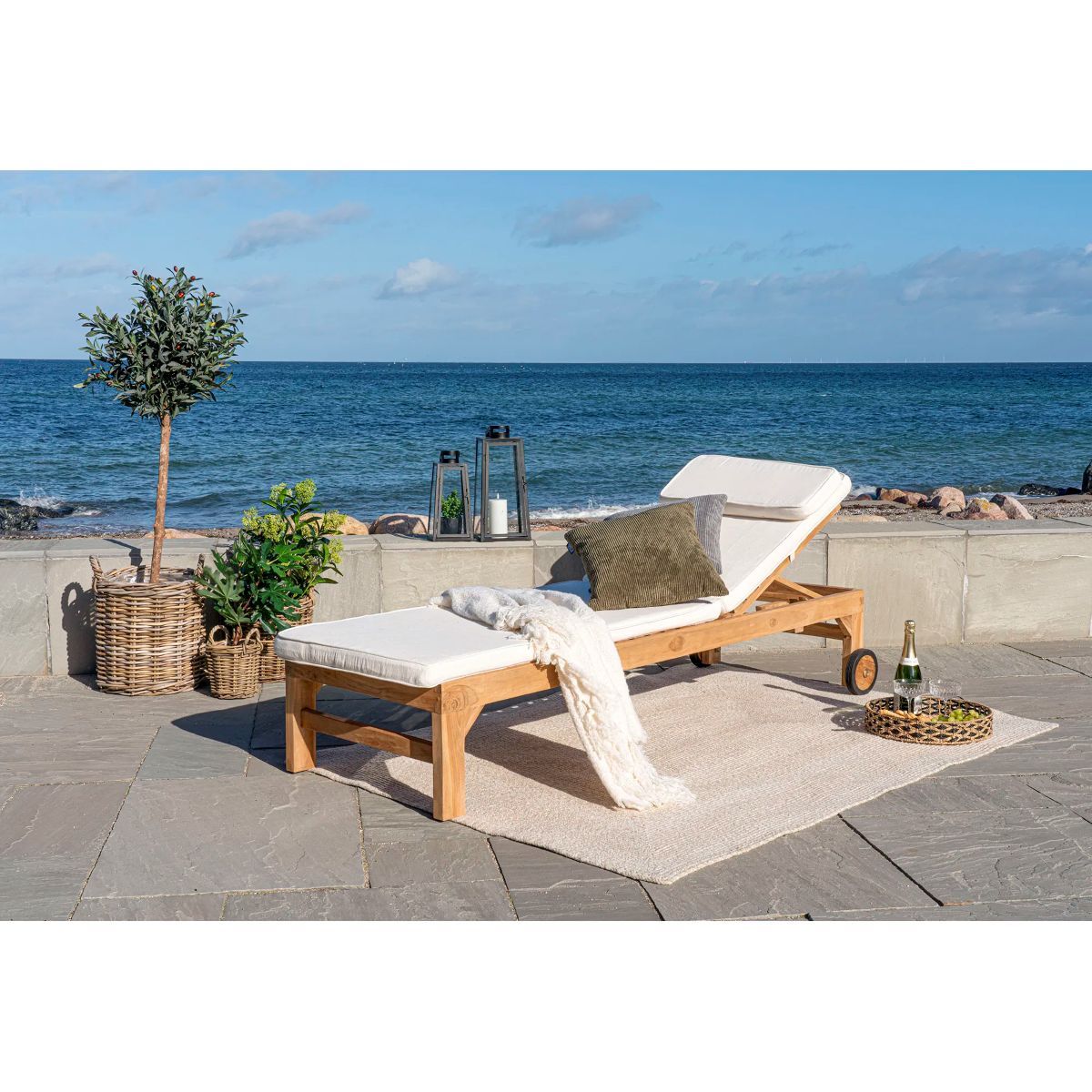 Andorra solseng ute - teak m/pute | House Nordic