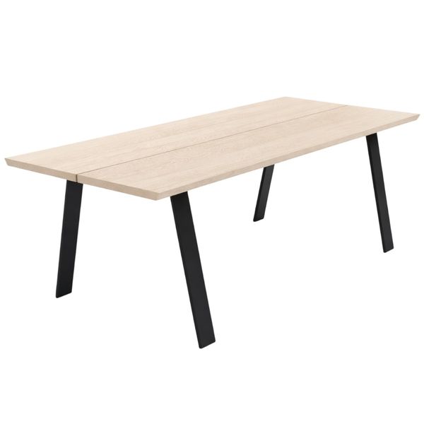 Hovedbilde Tind spisebord – massiv eik 200–300 ...